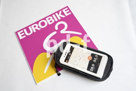 "Smartboy Plus" nennt SKS diese Smartphone-Tasche mit zusätzlichem Stauraum für wesentliche Kleinigkeiten. Sie kann ohne Werkzeug am Lenker befestigt werden und ist ab Frühjahr 2020 erhältlich.