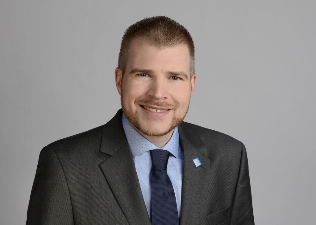 Ein Porträt von Tim Salatzki ? Leiter Technik und Normung beim Zweirad-Industrie-Verband (ZIV).