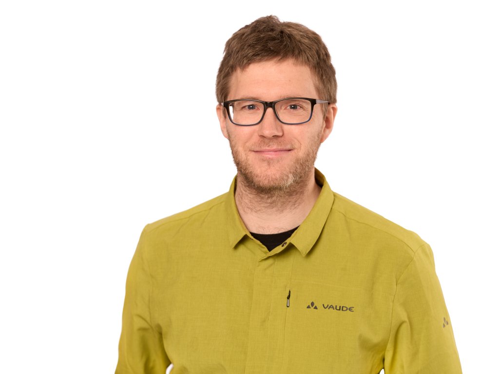 Mann mit Brille im Porträt