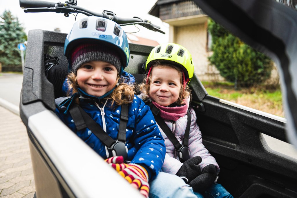 Kinder in Lastenrad