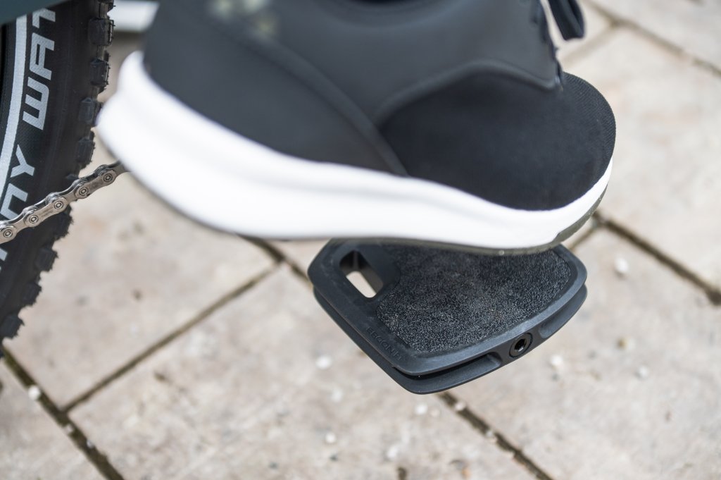 Schuh auf Fahrradpedal