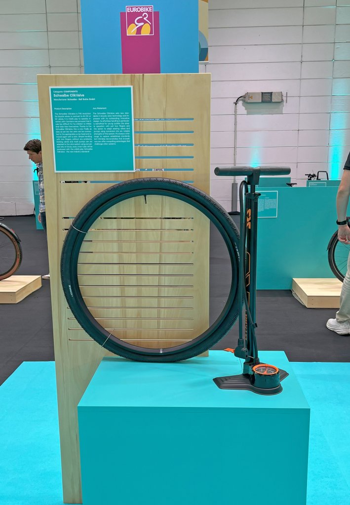 Luftpumpe von SKS Germany wird auf der Eurobike präsentiert.
