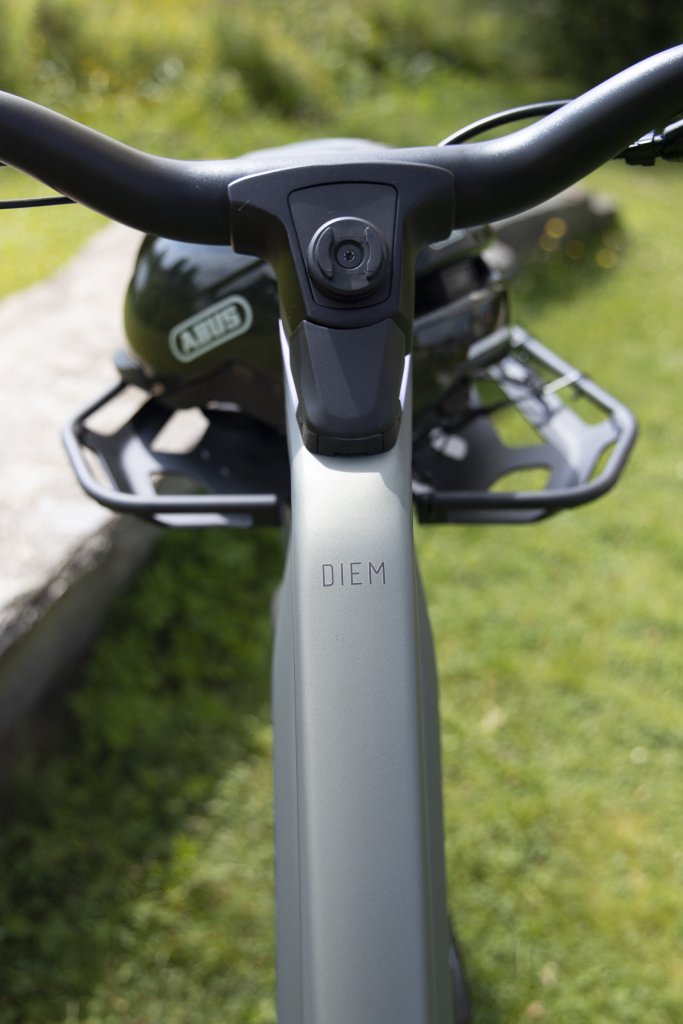 Vorbau eines E-Bikes mit Halterung für Smartphone.