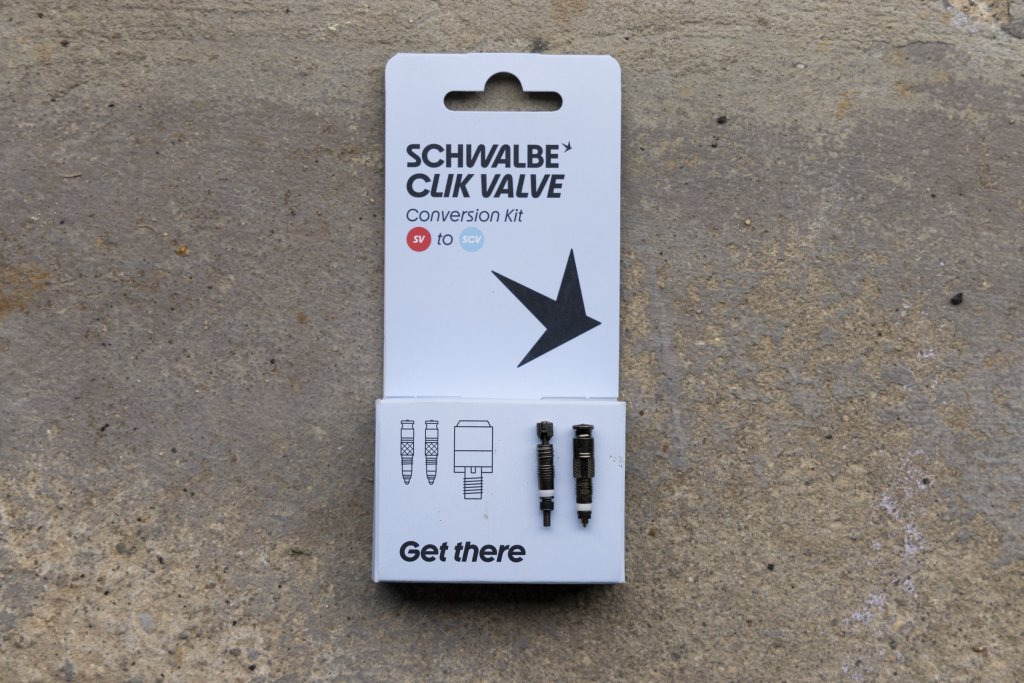 Schachtel mit Ventilen zum Nachrüsten.