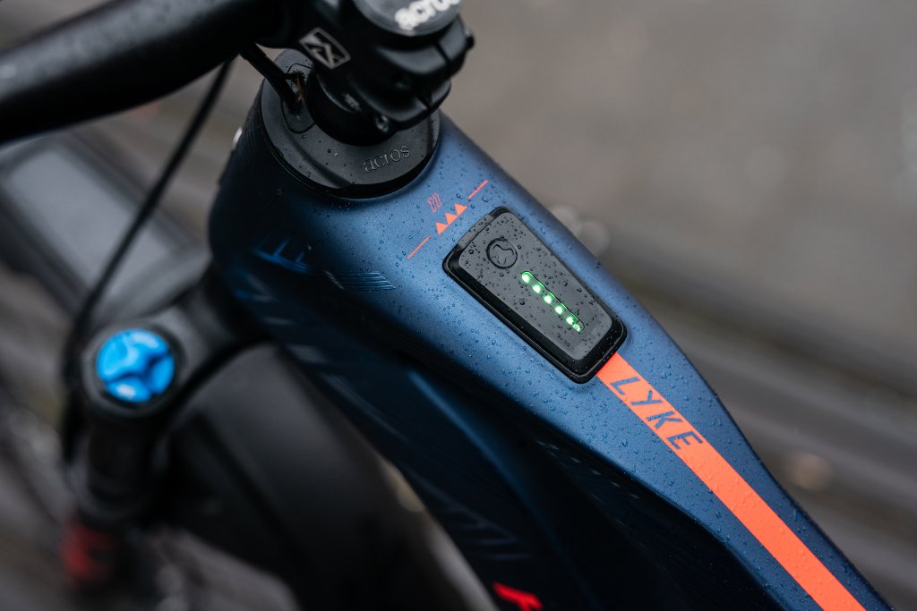 Remote-Einheit an einem E-Mountainbike.
