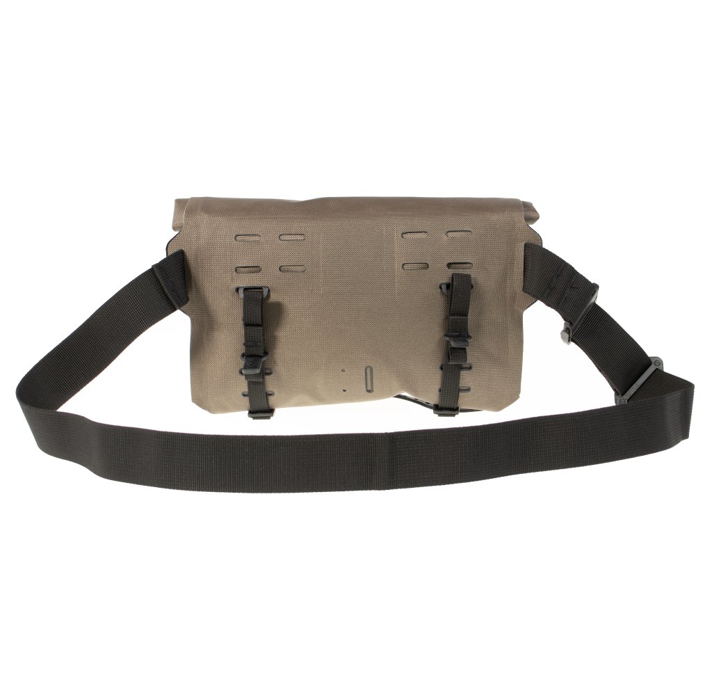 Lenkertasche mit Gurt von hinten.