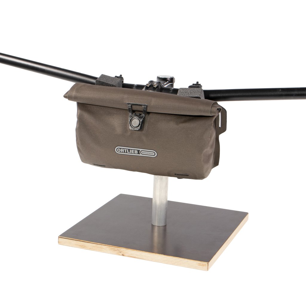 Lenkertasche an einem Lenkermodell