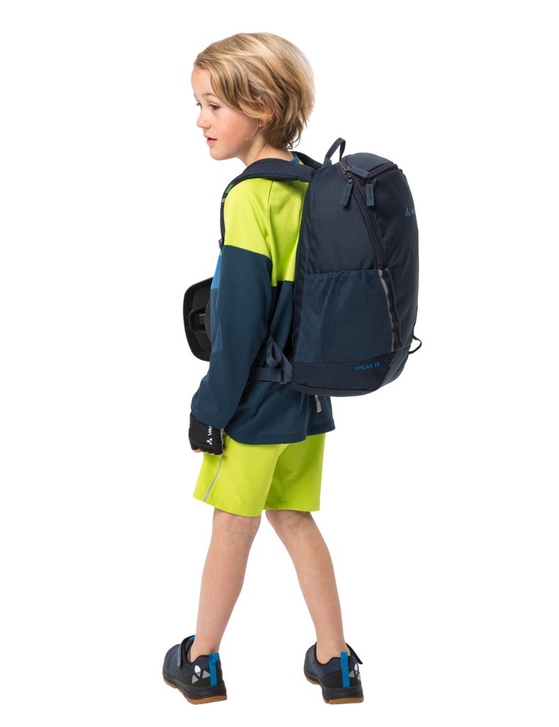 Kind mit Rucksack