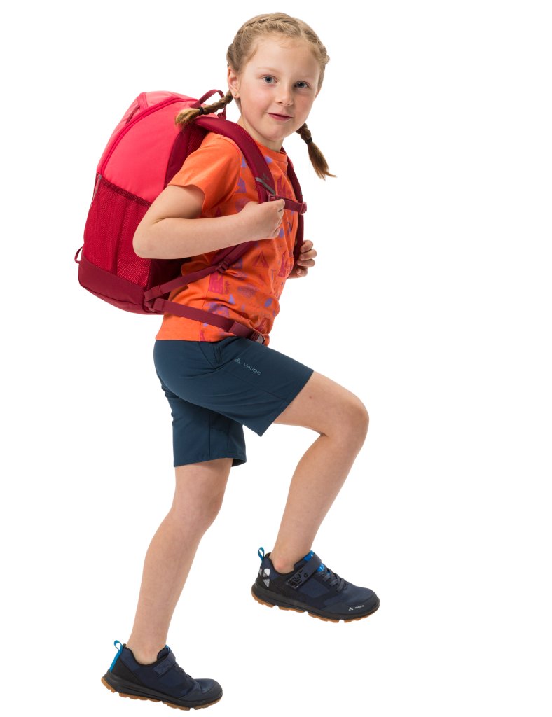 Kind mit Rucksack
