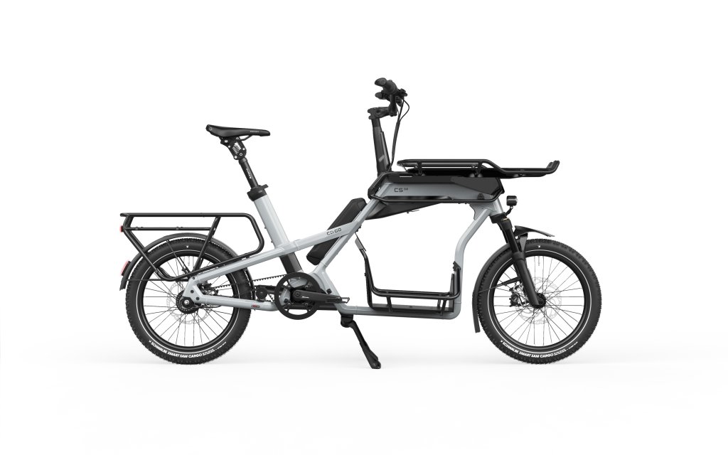 Auf dem Foto ist das kompakte Lastenrad „CS 90 Allroad“ des Herstellers Ca Go zu sehen, von der Seite und vor weißem Hintergrund.