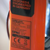 Das CE-Kennzeichen sagt aus, dass ein Produkt die betreffenden rechtlichen Richtlinien der Europäischen Gemeinschaft erfüllt. Es wird seitens des Herstellers angebracht und ist - da diese Aussage nicht extern überprüft wird - kein Qualitätssiegel.