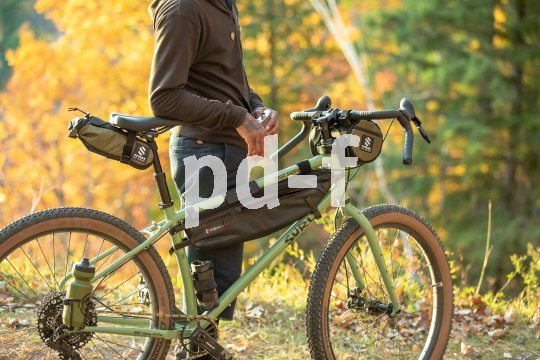 Dem "Ghostgrappler" von Surley ist die Nähe zum Mountainbike anzusehen. Ein Radkonzept für längere Touren jenseits des Asphalts. Heia Safari!