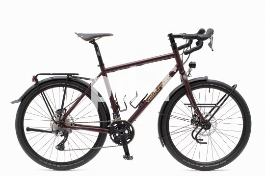 Dieses Fahrrad ist nach dem Baukastenprinzip des Herstellers im Kundenauftrag konfiguriert worden - ein Reiserad nach Wunsch, statt von der Stange. 