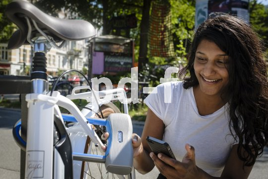Schlüssellos und schnell können Fahrradschlösser jetzt auch per App geöffnet und geschlossen werden. Im Bild das "SmartX" von Abus.