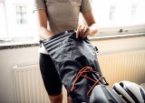Es ist schon erstaunlich, wieviel Gepäck sich in einer Bikepacking-Satteltasche unterbringen lässt. Zudem schützt sie den Rücken vor emporgeschleudertem Dreck und Nässe.