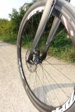 Trend-Thema Gravel: Rennräder mit breiten, profilierten Reifen sind eine große Sache in der Fahrradwelt. Mit Scheibenbremsen versehen, dürften sie das Interesse am Rennrad weiter anfachen. 